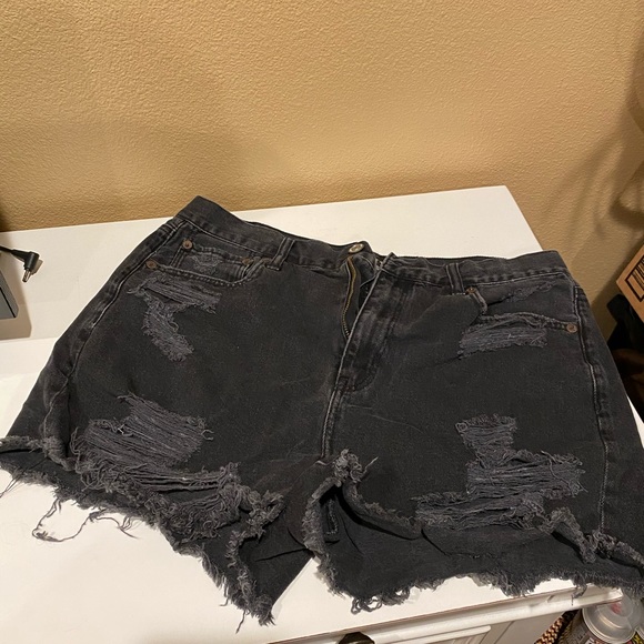 AE Mom Shorts